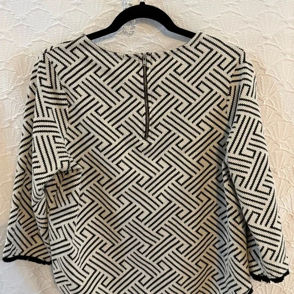 W5 Black and White Geometric Patterned Knit Top/Anthro Vibes - Picture 4 of 5